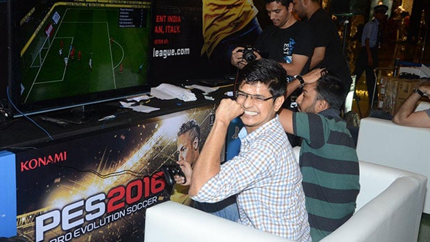 pro-evolution-soccer-2016-005
